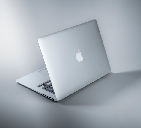Заміна дисплея на MacBook та що потрібно знати