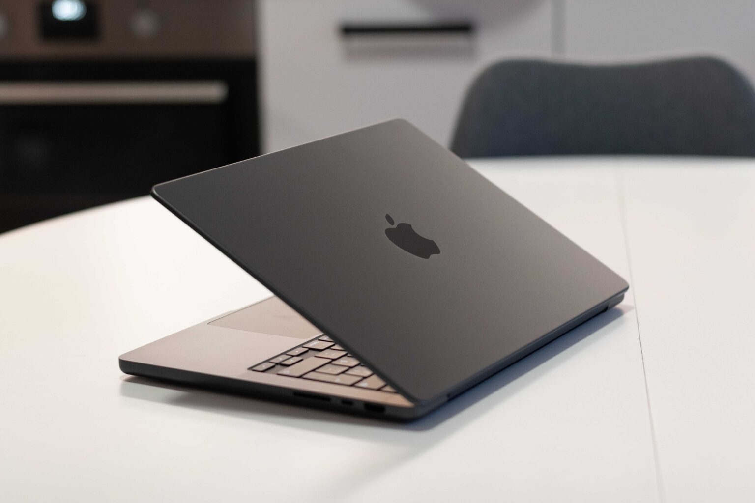 Заміна кулерів у MacBook: як уникнути перегріву та зберегти продуктивність