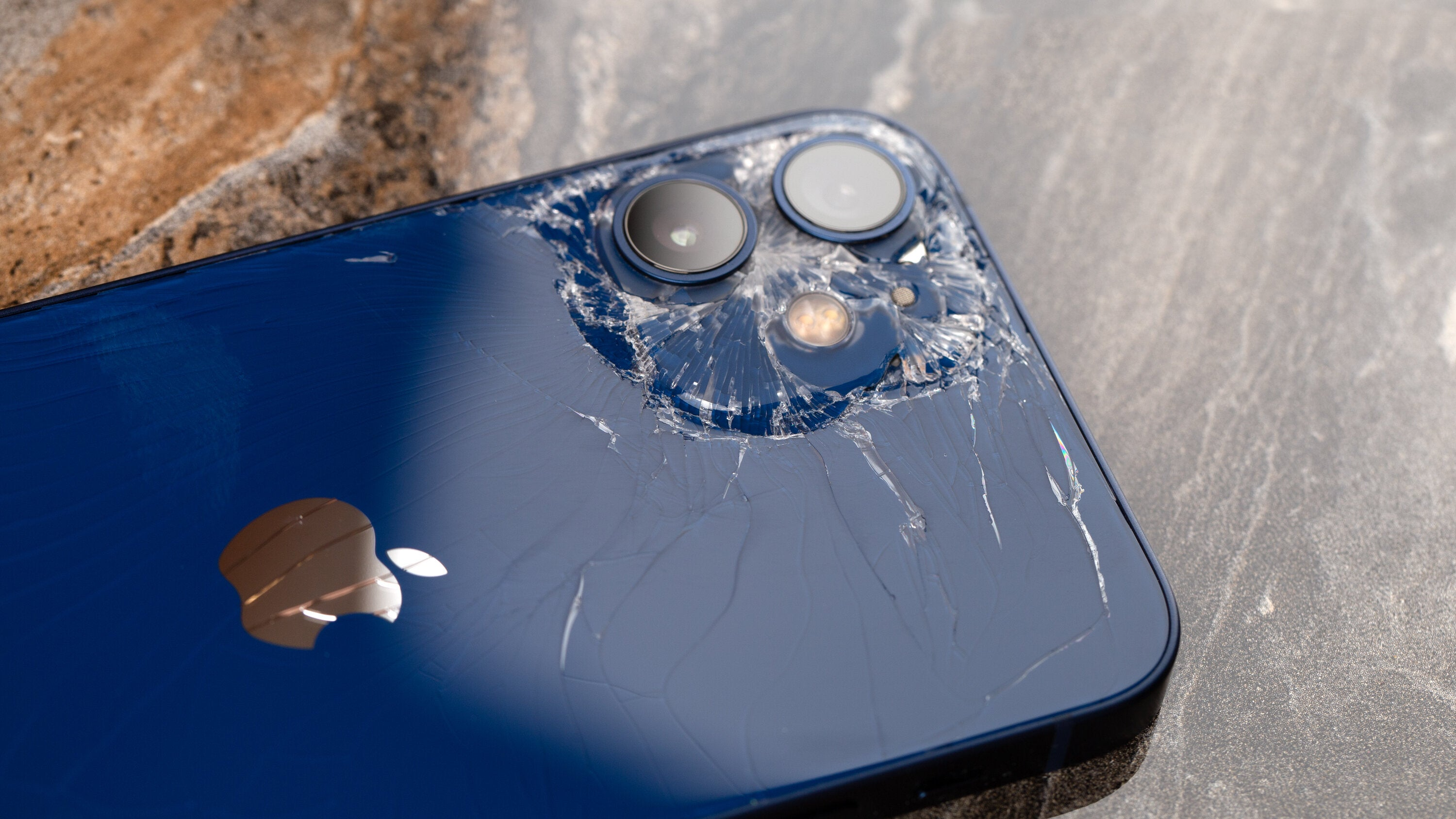 Заміна корпуса iPhone: усе, що потрібно знати перед ремонтом