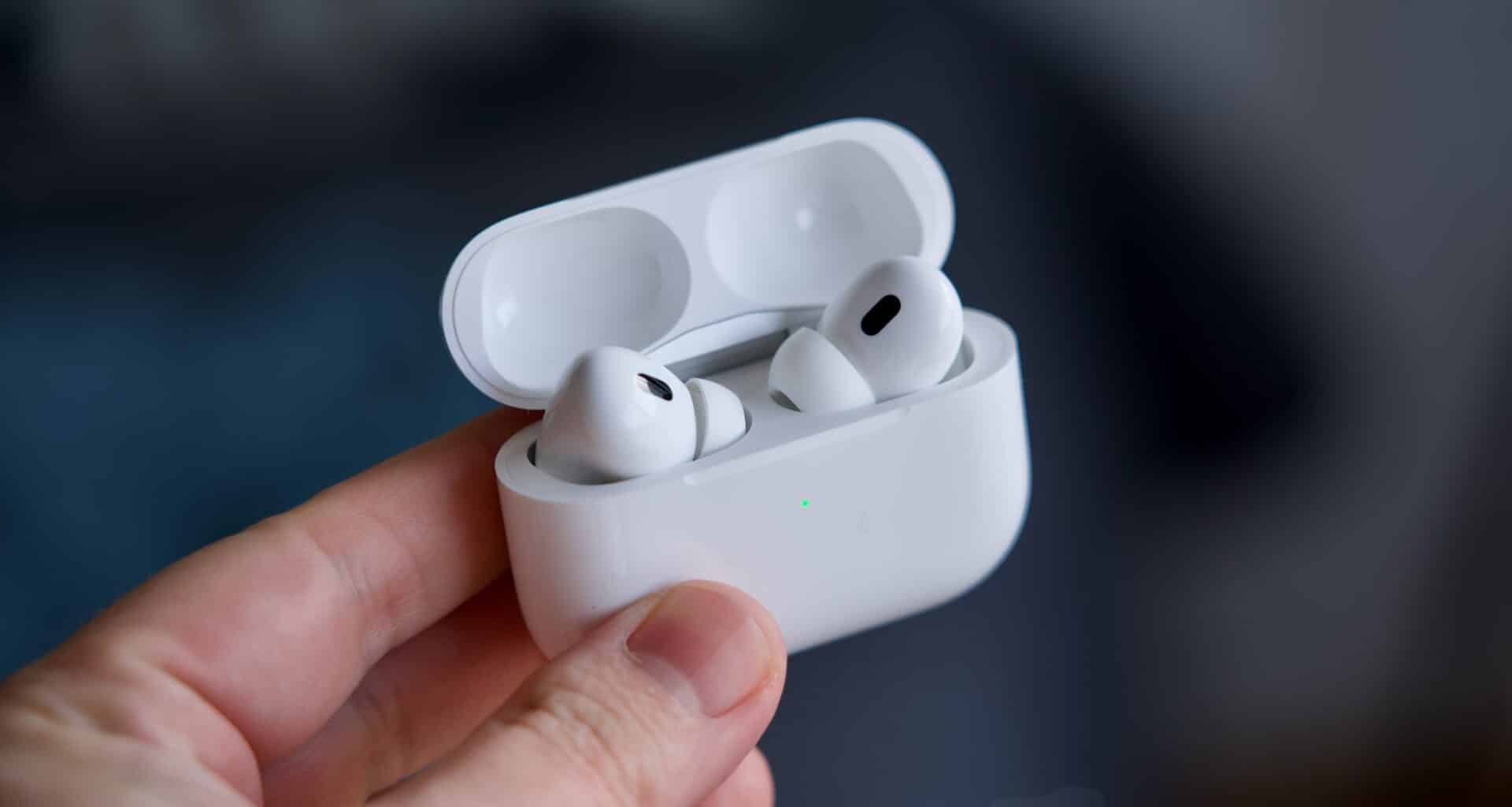 Заміна батареї в AirPods — що робити, коли навушники швидко розряджаються