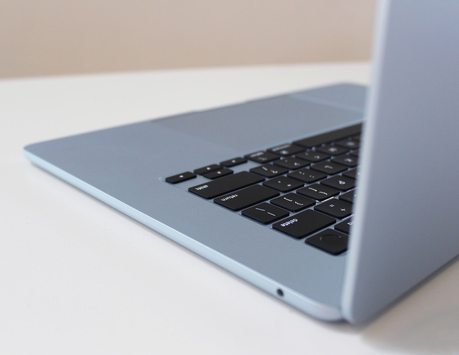 macbook 2025