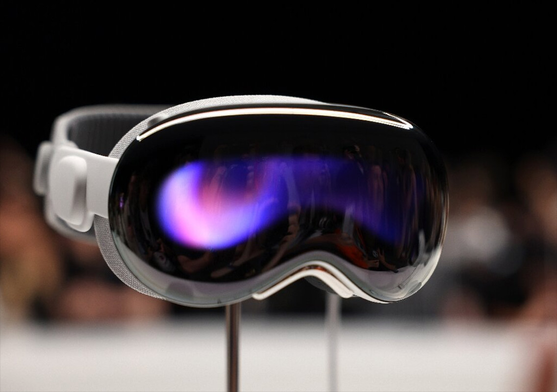 Apple Vision Pro 2 (2025)