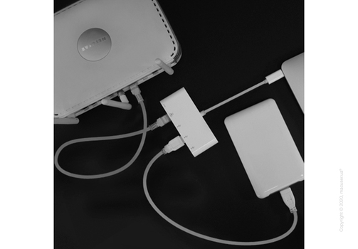 Адаптер Macally USB-C to Ethernet c тремя 3.1/3.0 USB и зарядным USB-C портами White